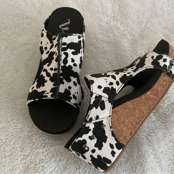 Black and White Women's Sandals - Picture 5 of 6